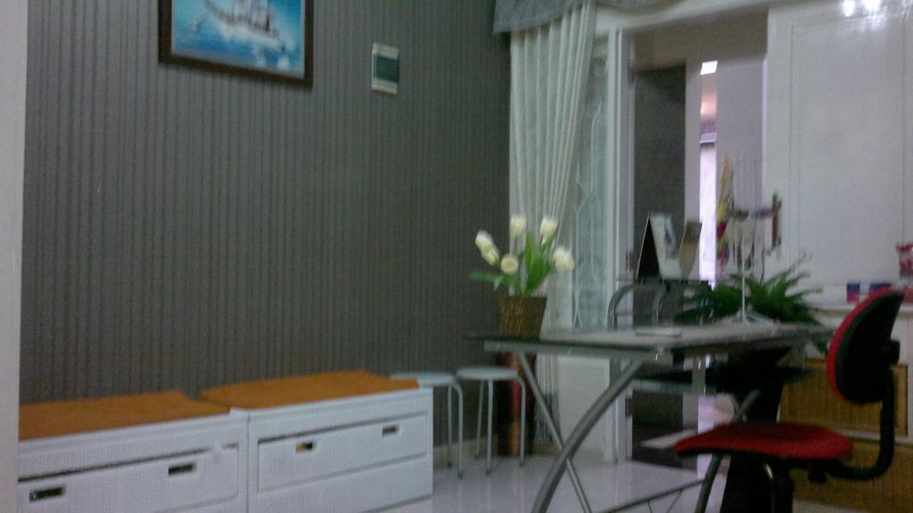 Griya Nelwan Guest House Malang Exteriör bild