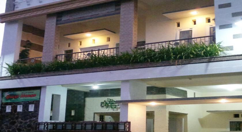 Griya Nelwan Guest House Malang Exteriör bild
