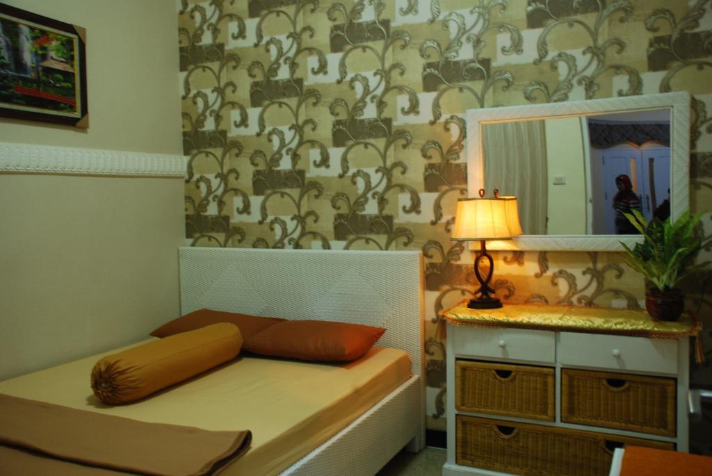 Griya Nelwan Guest House Malang Rum bild