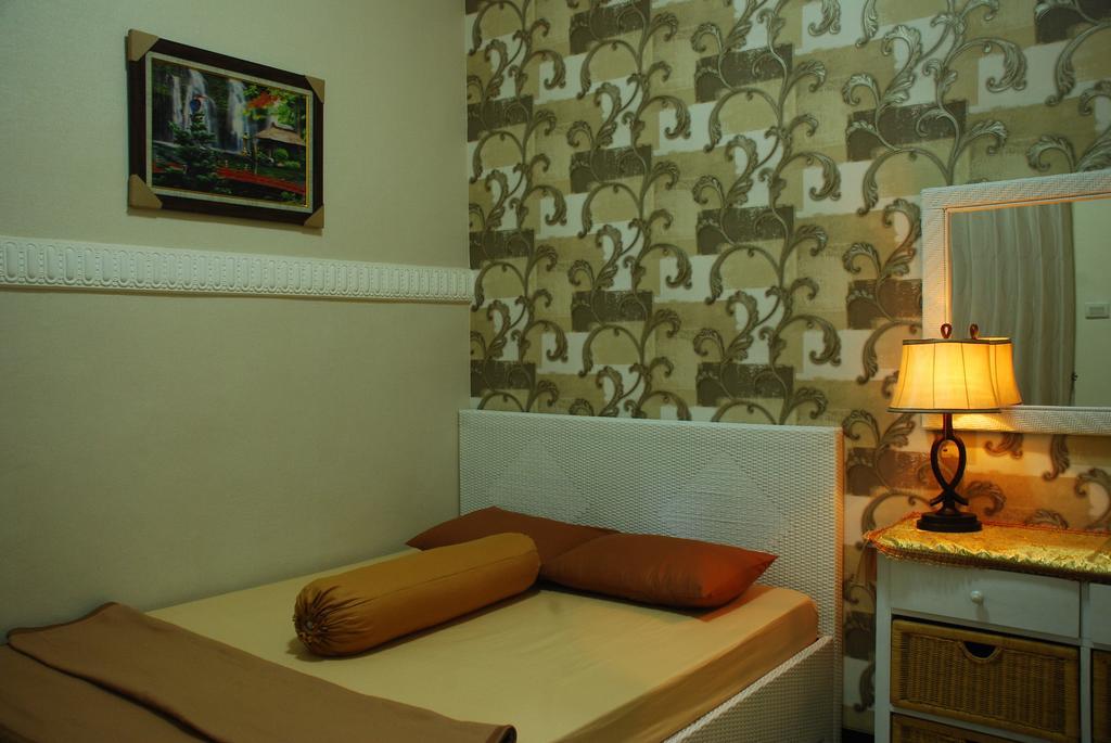 Griya Nelwan Guest House Malang Rum bild