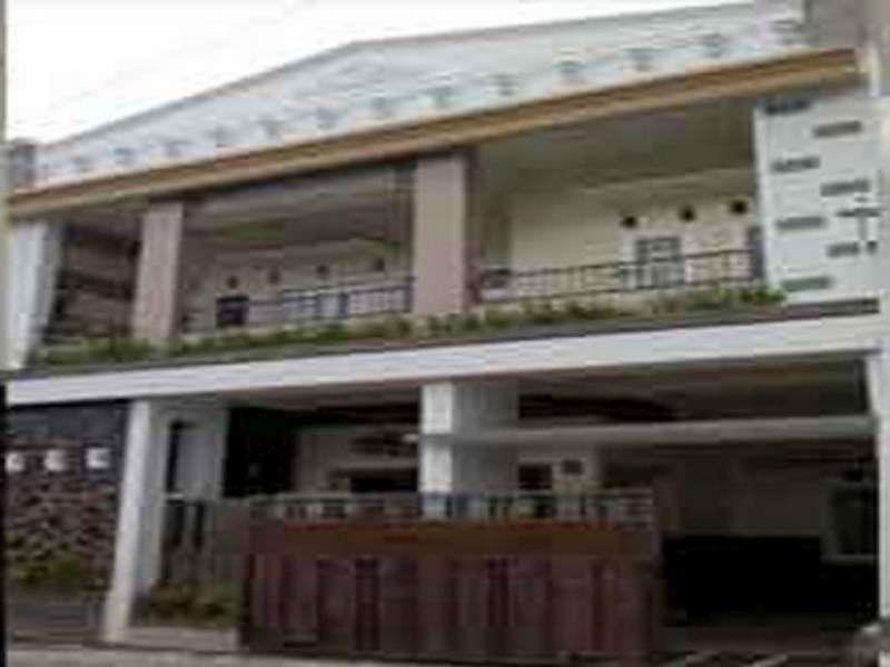 Griya Nelwan Guest House Malang Exteriör bild